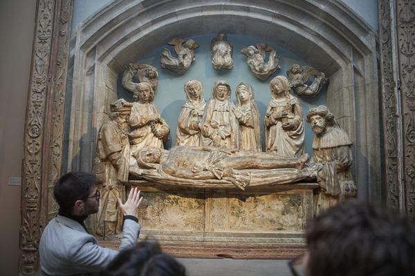 La sculpture de la mise au tombeau actuellement au MET