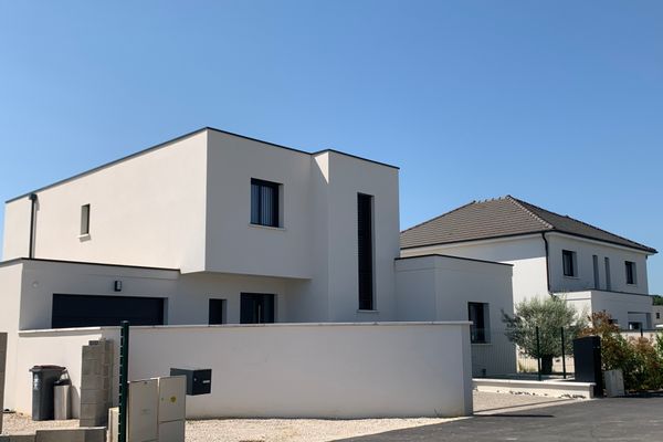 Ce lotissement à Varois-et-Chaignot (Côte-d'Or) n'accueillera plus que des maisons avec des toits à pentes.