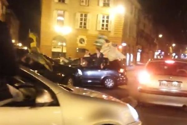 Fête des supporters dans les rues de Limoges mardi 2 juin 2014 après le match victorieux à Strasbourg