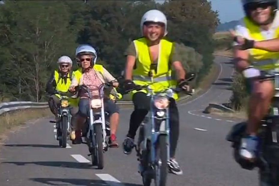 Viagem em família e ciclomotor a Portugal!