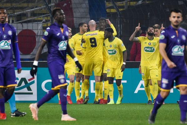 La déception des joueurs de Toulouse, sortis par les Nantais de la Coupe de France