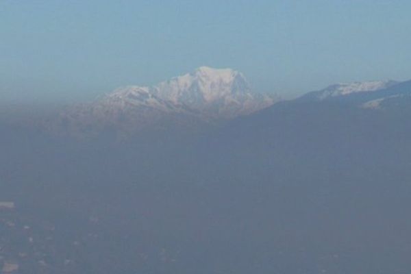 Grenoble sous la pollution - photo prise le 12 décembre