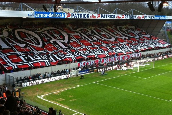 Le tifo déployé pour les 20 ans du Kop Rouge