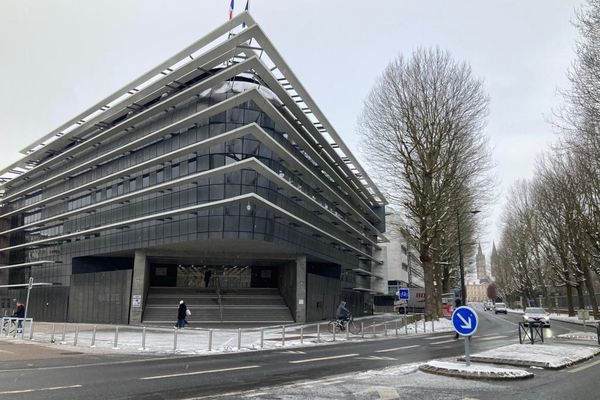 Un policier de Rennes comparait, ce mercredi 10 janvier 2024, devant la Cour d'appel de Caen pour un coup de feu tiré dans un bar, sur le port.