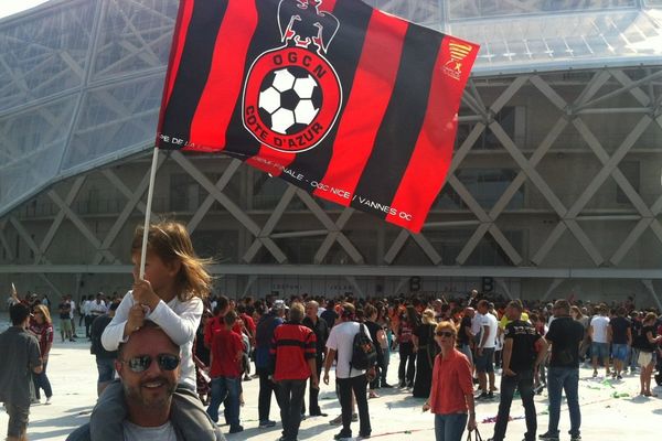 Supporters de l'OGC Nice lors de l'inauguration de l'Allianz Riviera, le 22 septembre 2013