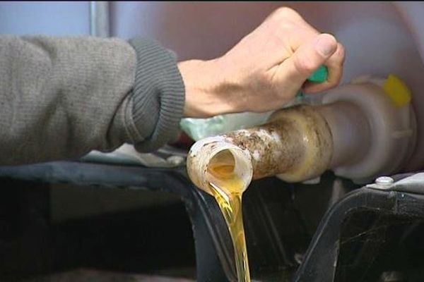 Depuis plusieurs années, "Roule ma frite" propose du carburant créé à partir du recyclage d'huile de cuisson.