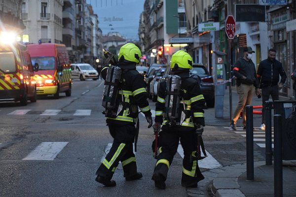 Un feu d'appartement s'est déclenché le 26 avril 2021 dans un immeuble du quartier Berriat à Grenoble.