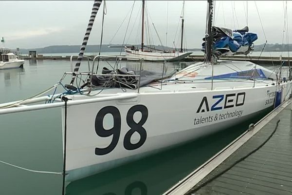 Le Class40 Azeo de Maxime Cauwe en escale à Camaret