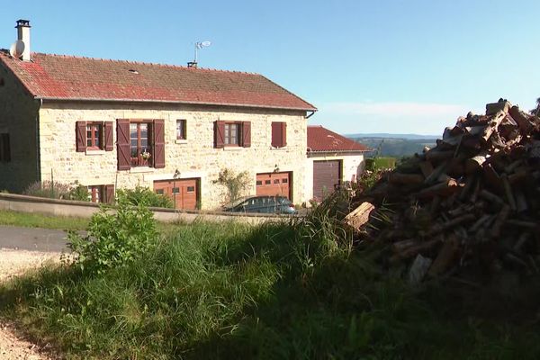 L'homme a tué son voisin de 72 ans près de cette maison à Saint-Geneys-près-Saint-Paulien, en Haute-Loire, avant de se suicider.