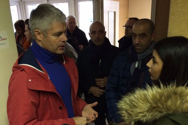 Laurent Wauquiez, président la région Auvergne-Rhône-Alpes, est venu voter dans sa ville du Puy-en-Velay 