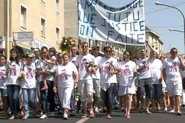 Béziers (Hérault) - marche blanche pour Julien - 18 août 2012.