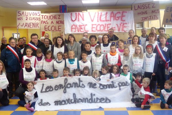 Occupation de l'école des Moussières dans le Jura