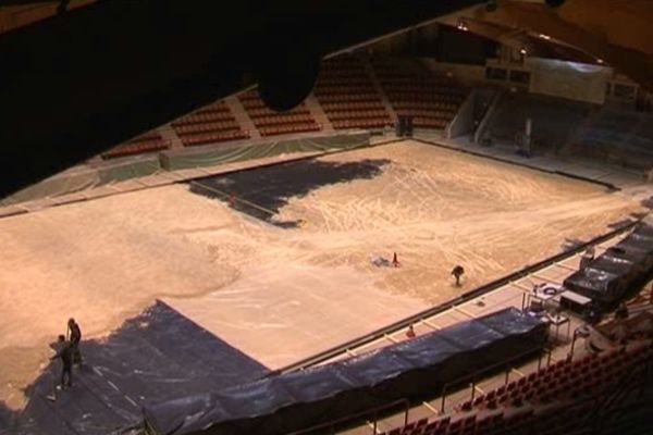 Beaublanc transformé en court de terre battue pour la Fed Cup les 9 et 10 février 2013