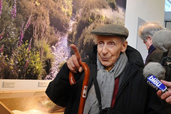 Georges-Emmanuel Clancier, lors de l'inauguration de l'exposition consacrée à son oeuvre à la BFM de Limoges le 25 mars 2013