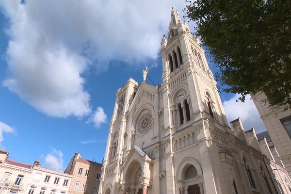 Notre-Dame de Saint Chamond n'a plus qu'une seule flèche