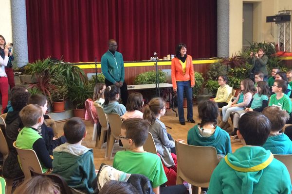 les élèves de l’école rencontrent Lilian Thuram pour parler de racisme