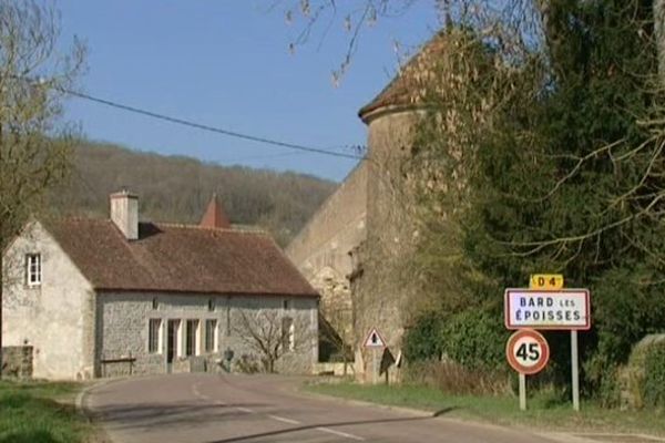 Bard-lès-Epoisses est une des sept communes bourguignonnes où les électeurs ne votent pas ce dimanche 23 mars 2014.