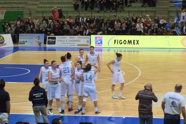 Les Déferlantes ont survolé les Hongroises de Pecs. Score final 88-57.