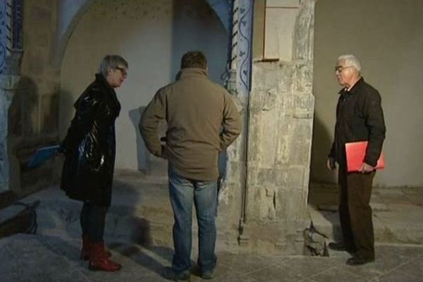 Un tombeau du 14e-15e siècle a été découvert dans l'église Saint Pierre Saint Paul