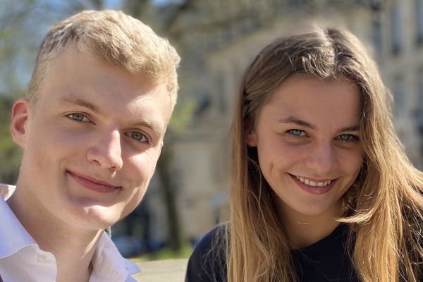 Mats Pelser et Juliana Girard co-créateurs de Chasse ton vin .      