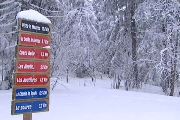 La station des Estables, en Haute-Loire, a revêtu son manteau d'hiver. Blanc et épais d'une vingtaine de centimètres.