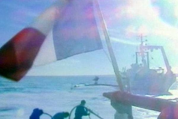 L'explosion de la Fidèle s'est produite au large de Cherbourg le 30 avril 1997. Cinq marins et pyrotechniciens avaient trouvé la mort.