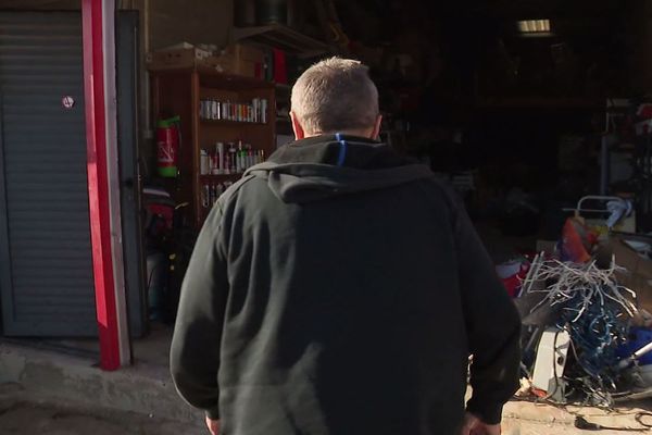 Didier a tout perdu il y a quelques années. Durant cinq ans, il a vécu dans la rue, sur un banc de la plage de l'Arinella à Bastia. 