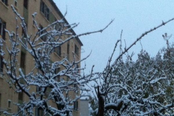 La neige en ville fait toujours son effet