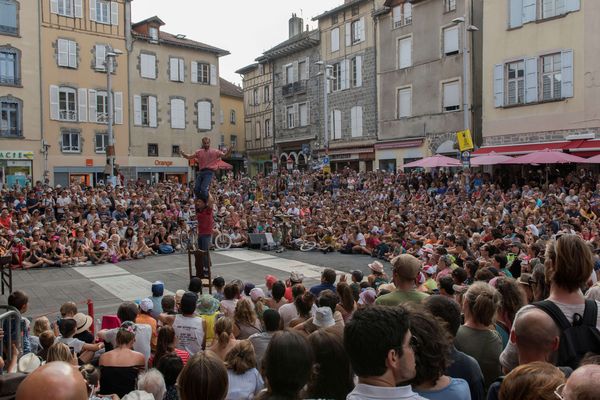 Le festival de théâtre de rue d'Aurillac cherche son nouveau directeur artistique