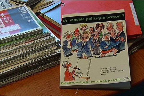 Un livre écrit par trois journalistes