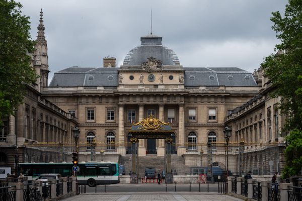 Illustration. Alexandre Gilet, ex-gendarme isérois néonazi, a été condamné par les assises de Paris à 18 ans de réclusion criminelle, vendredi 20 septembre.