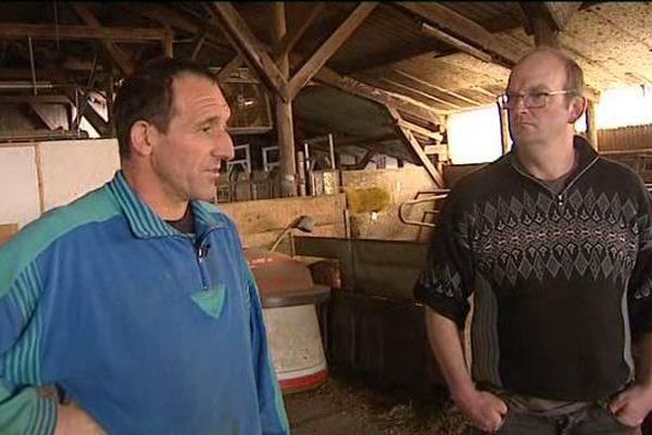 En 2015, les deux agriculteurs ont perdu 32 000 euros à cause de la baisse du prix du lait.