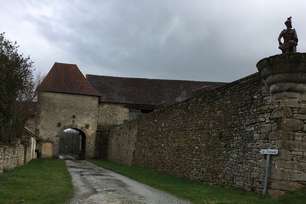 Château de Dompierre-les-Eglises (Hte-Vienne). 