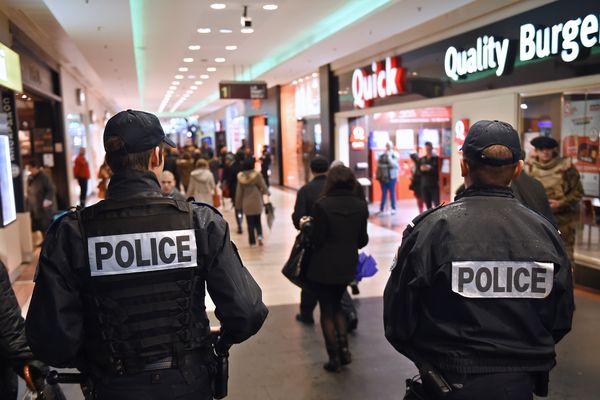 Images d'illustration - Patrouille dans un centre commercial à Lyon  