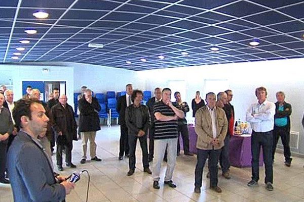 Une trentaine de bénévoles se sont rendus à l'invitation du maire de Douvres-la-Délivrande (14) qui tenait à les remercier pour leur soutien aux habitants et aux naufragés de la route lors du terrible épisode neigeux du mois de mars