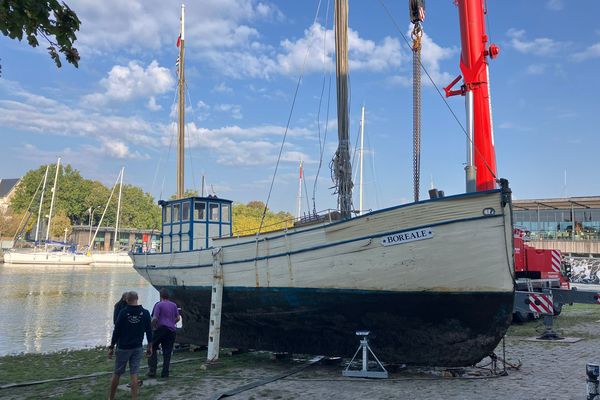 La Boréale est sortie de l'eau ce 20 septembre 2024 pour être rénovée.