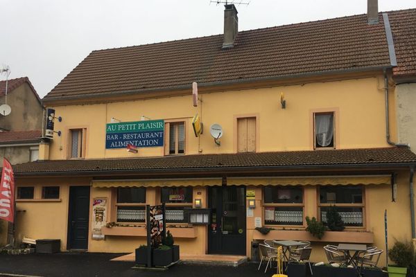 Le bar-restaurant multiservices de Saint-Emiland, en Saône-et-Loire.