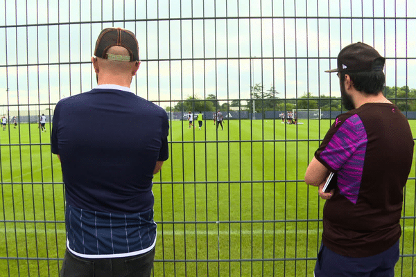 Supporters des Girondins au Haillan lors d'un entraînement