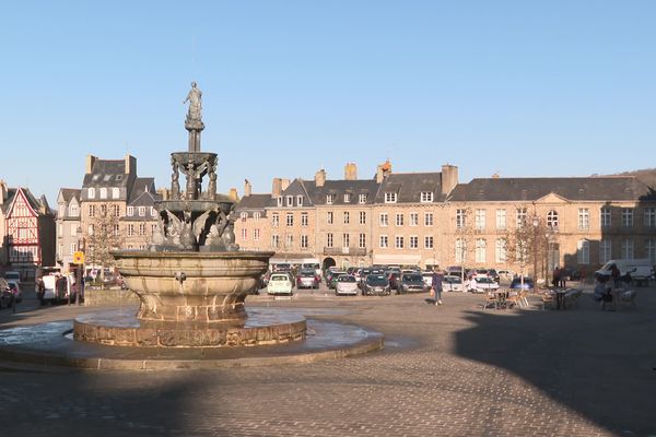 La place du Centre à Guingamp (22)