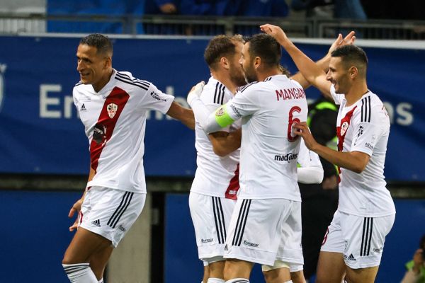 Les joueurs de l'ACA, tout à leur joie après leur victoire 0 - 3 face à Grenoble.