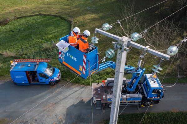 Pas moins de 170 techniciens d'Enedis sont encore sur le terrain pour rétablir le courant en Centre-Val de Loire, ce 23 novembre 2024. Image d'illustration.