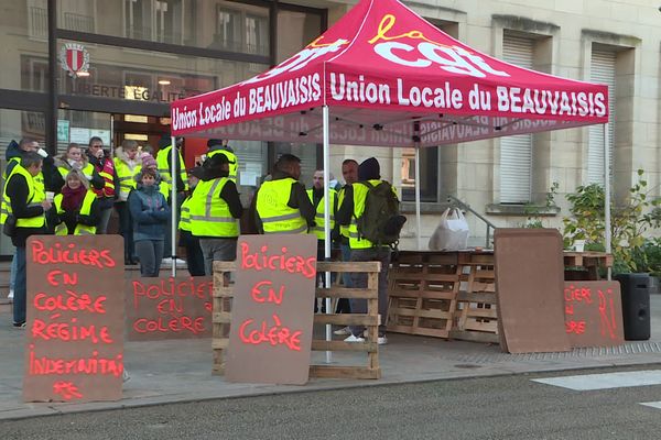 Les policiers municipaux de Beauvais sont en grève depuis le 27 novembre : ils ne sont pas satisfaits de la prime proposée par la mairie dans le cadre du nouveau calcul de leur rémunération.