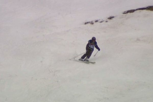 Des trous, des bosses, de la glace ... c'est la loi du hors-piste ! 