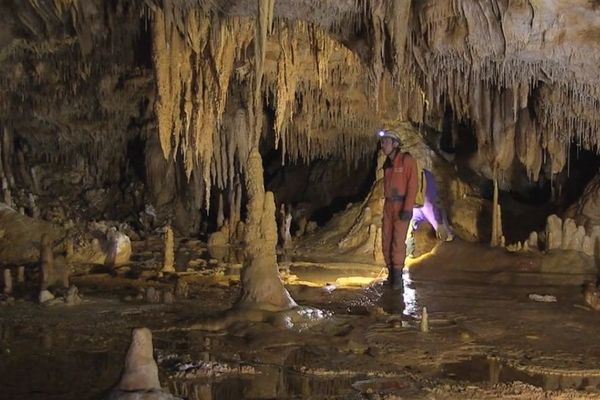 La grotte de Bruniquel découverte par des chercheurs du CNRS et de l'Université de Bordeaux 