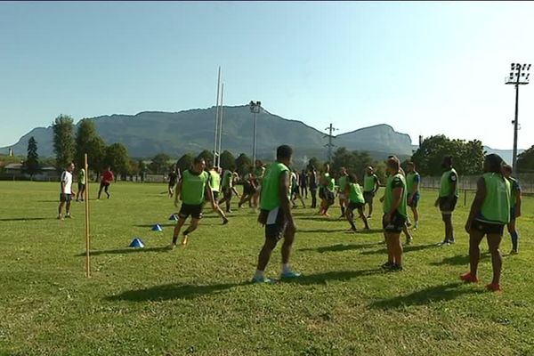 Les joueurs du SOC rugby lors de l'entraînement. 