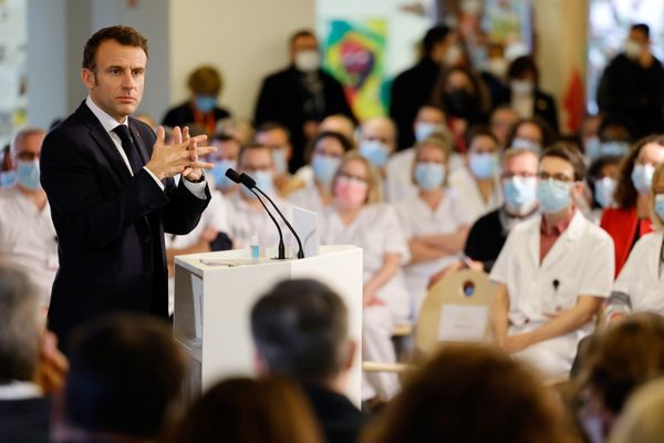 Emmanuel Macron lors de la cérémonie des voeux aux soignants le 6 janvier 2023.