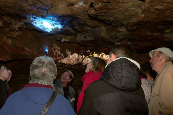 Les mines d'argent de Melle, dans les Deux-Sèvres, se visitent deux fois par jour. Au Moyen-Âge, la ville était l'un des dix ateliers de battage de monnaie de l'empire carolingien.