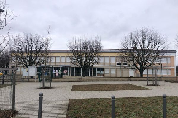 L'école élémentaire Saint-Exuéury à Valdahon (Doubs)