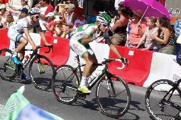 Les fans de Médérel  sur le passage du coureur près des Saint-Amand Monrond