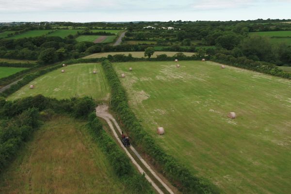 La campagne de la presqu'île du Cotentin a des allures de petite Irlande, d'où son surnom.